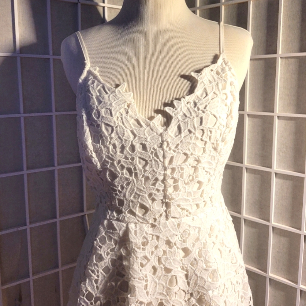 ASTR the label A line lace midi dress